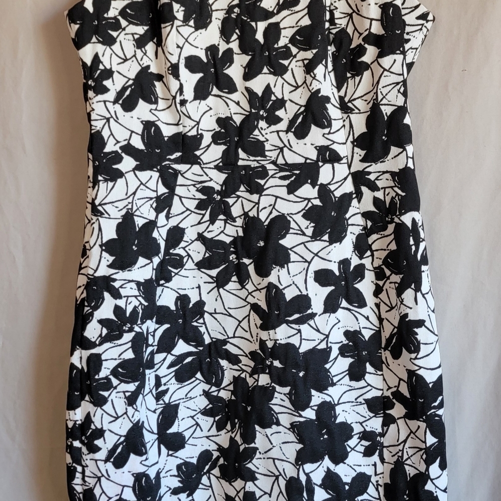 Womens Calvin Klein floral dress size 8